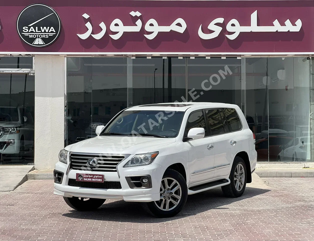 لكزس ال اكس 570 2014 اوتوماتيك 258,000 كم 8 سلندر دفع رباعي اس يو في أبيض
