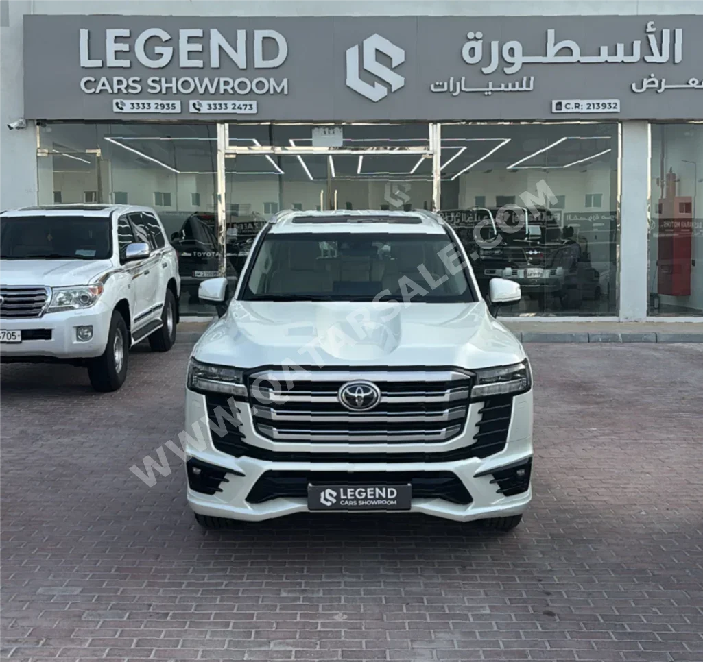 تويوتا لاند كروزر جي اكس ار 2024 اوتوماتيك 20,000 كم 6 سلندر دفع رباعي اس يو في أبيض تحت الضمان