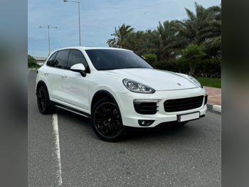 Porsche Cayenne S 2015 Automatic 241,000 Km 6 Cylinder Four Wheel Drive (4WD) SUV White