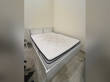 Beds - King  - White