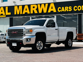 GMC  Sierra  2500 HD  2018  Automatic  246,000 Km  8 Cylinder  Four Wheel Drive (4WD)  Pick Up  White