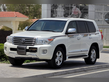 Toyota  Land Cruiser  GXR  2015  Automatic  312,000 Km  8 Cylinder  Four Wheel Drive (4WD)  SUV  White