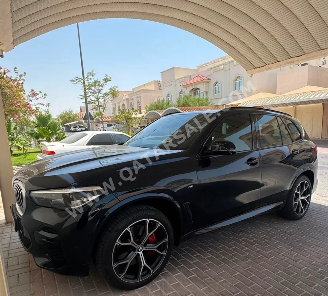 بي ام دبليو  الفئة - اكس  اكس 5  2022  اوتوماتيك  50,000 كم  6 سلندر  دفع رباعي  اس يو في  أزرق غامق  تحت الضمان