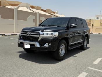 Toyota  Land Cruiser  GXR  2018  Automatic  227,000 Km  8 Cylinder  Four Wheel Drive (4WD)  SUV  Black