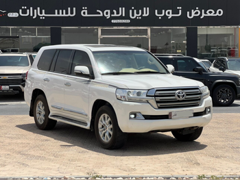 تويوتا  لاند كروزر  جي اكس ار  2019  اوتوماتيك  250,000 كم  8 سلندر  دفع رباعي  اس يو في  أبيض