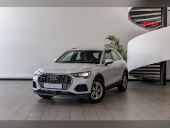 Audi  Q3  2.0 T  2022  Automatic  26,000 Km  4 Cylinder  All Wheel Drive (AWD)  SUV  Silver  With Warranty