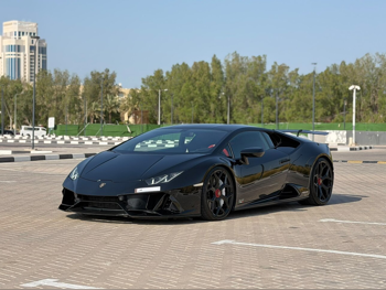 لمبرجيني هركان EVO 2020 اوتوماتيك 108,000 كم 10 سلندر دفع رباعي كوبيه \ سبورت أسود