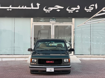 جي ام سي  بيك اب  1995  عادي  200,000 كم  8 سلندر  دفع رباعي  بيكب  أخضر