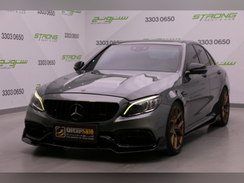 مرسيدس - بنز اس - كلاس 63 AMG 2019 اوتوماتيك 128,000 كم 8 سلندر دفع خلفي سيدان رمادي