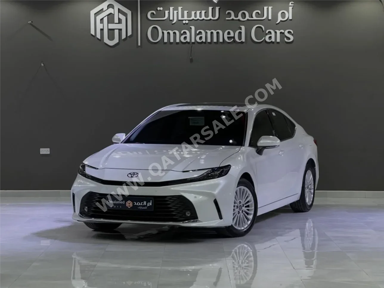 Toyota Camry LE 2025 Automatic 13,000 Km 4 Cylinder Front Wheel Drive (FWD) Sedan White With Warranty