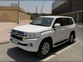Toyota Land Cruiser GXR 2018 Automatic 188,000 Km 6 Cylinder Four Wheel Drive (4WD) SUV White