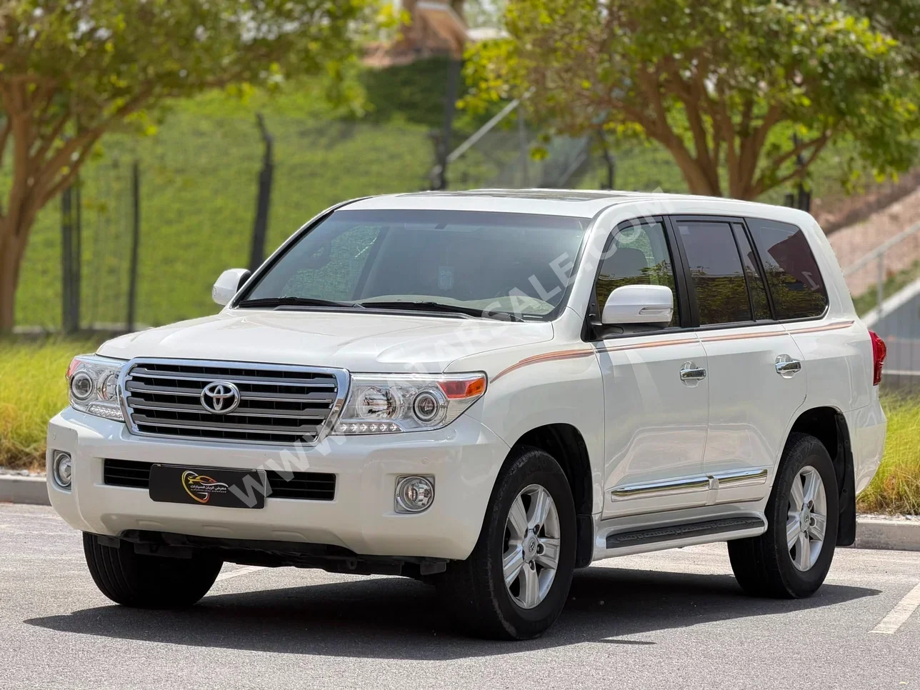 Toyota Land Cruiser VXR 2015 Automatic 102,000 Km 8 Cylinder Four Wheel Drive (4WD) SUV White