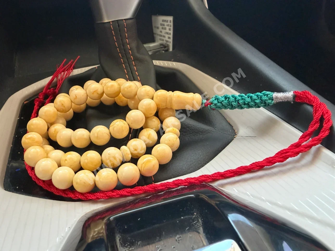 Prayer Beads Amber White Qatar Oval/Circle 0 g