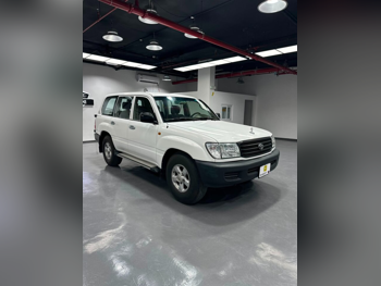 Toyota  Land Cruiser  GX  2002  Manual  196,000 Km  6 Cylinder  Four Wheel Drive (4WD)  SUV  White