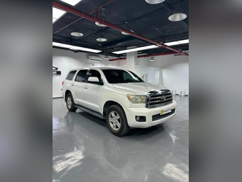 Toyota Sequoia SR5 2016 Automatic 291,000 Km 8 Cylinder Four Wheel Drive (4WD) SUV White
