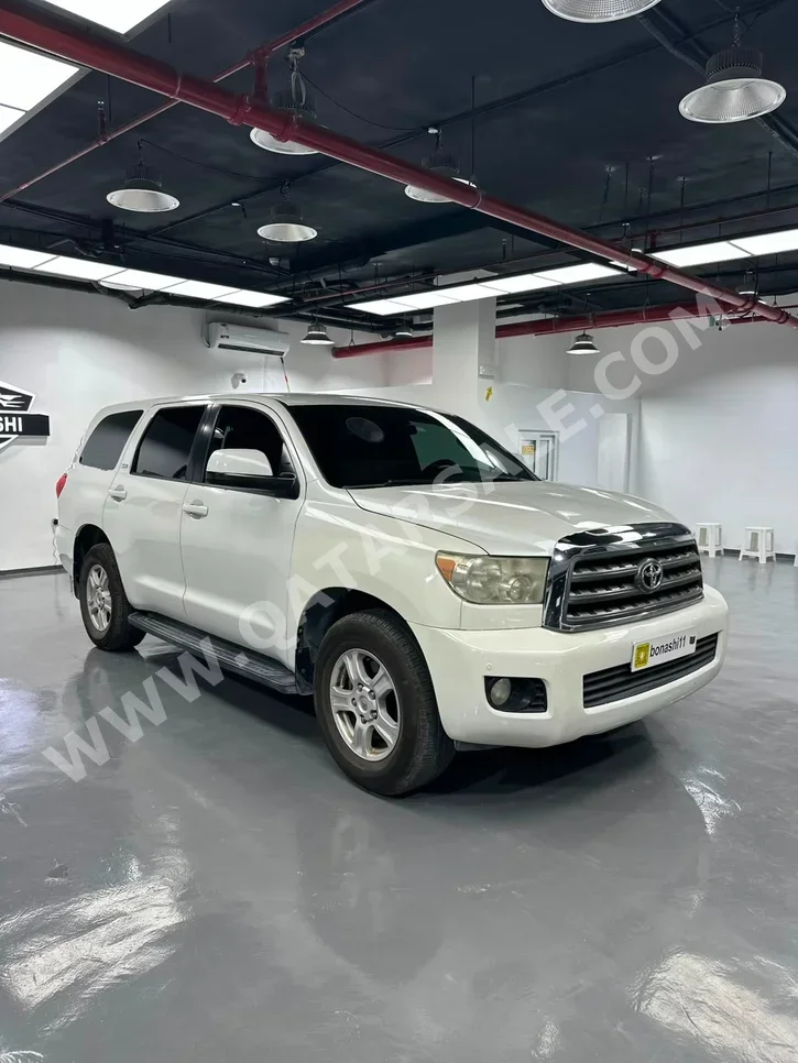 Toyota Sequoia SR5 2016 Automatic 291,000 Km 8 Cylinder Four Wheel Drive (4WD) SUV White