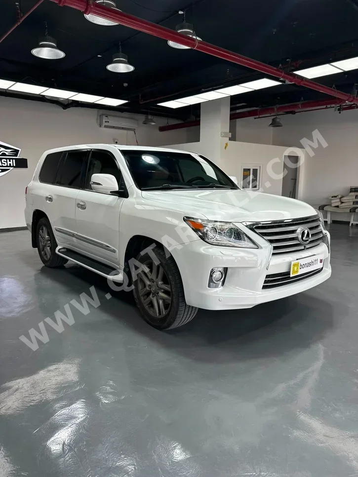 Lexus LX 570 2013 Automatic 189,000 Km 8 Cylinder Four Wheel Drive (4WD) SUV White