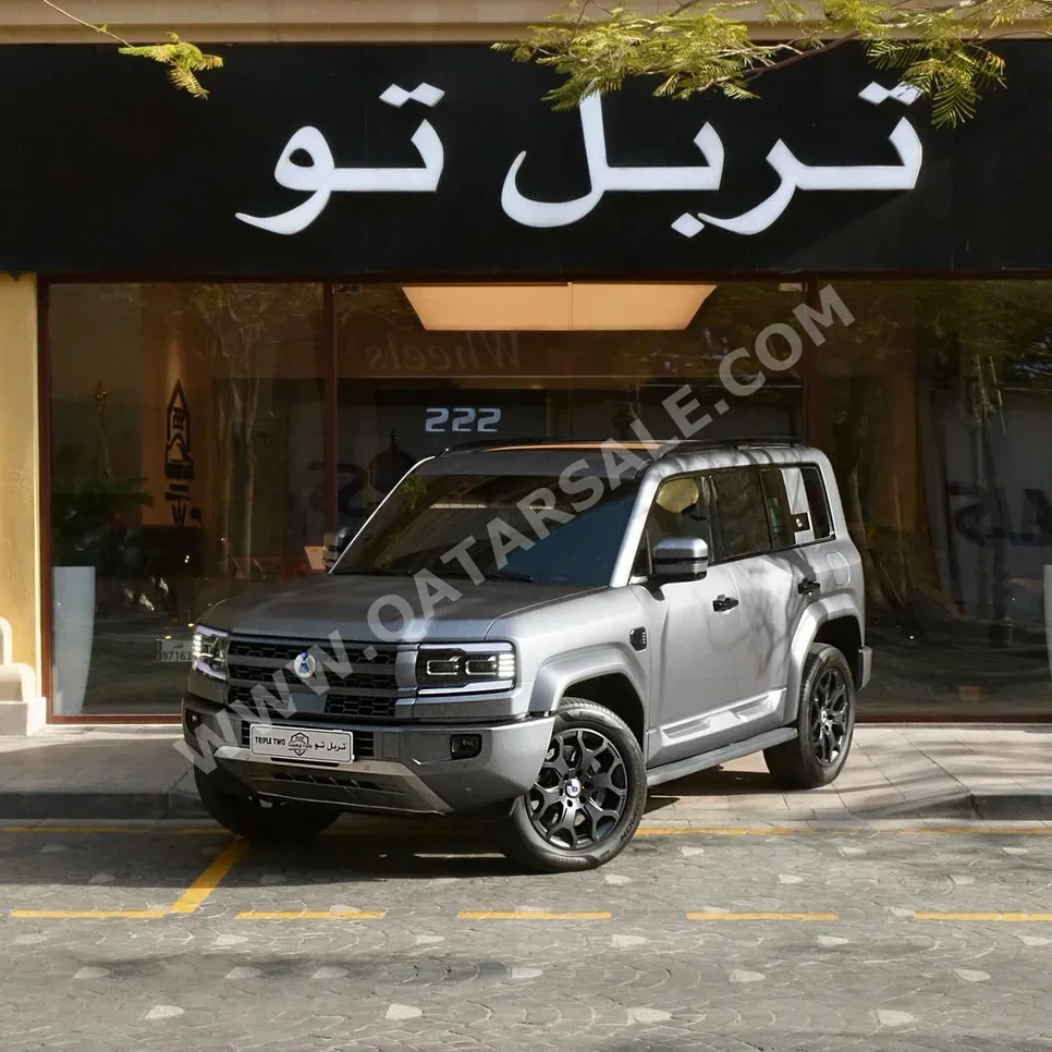 BYD Denza B5 2026 Automatic 15,350 Km 4 Cylinder Four Wheel Drive (4WD) SUV Gray With Warranty