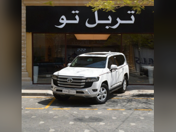 تويوتا  لاند كروزر  جي اكس ار  2026  اوتوماتيك  26,950 كم  6 سلندر  دفع رباعي  اس يو في  أبيض  تحت الضمان
