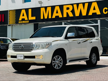Toyota  Land Cruiser  GXR  2011  Automatic  520,000 Km  8 Cylinder  Four Wheel Drive (4WD)  SUV  White
