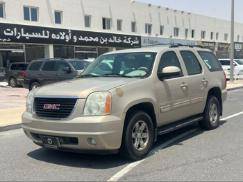 GMC Yukon 2012 Automatic 346,000 Km 8 Cylinder Four Wheel Drive (4WD) SUV Gold