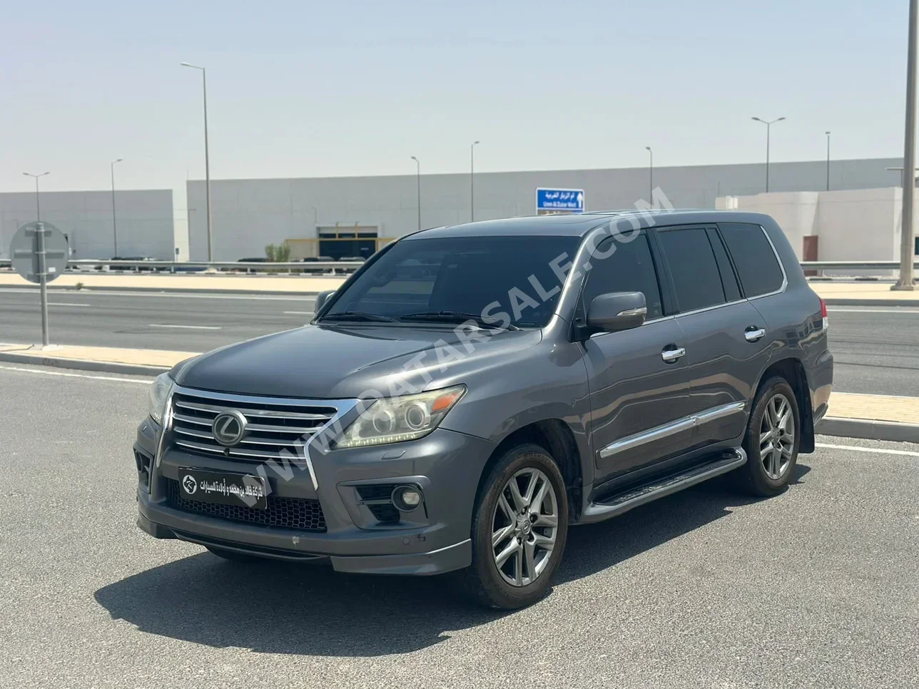 Lexus LX 570 S 2013 Automatic 438,000 Km 8 Cylinder Four Wheel Drive (4WD) SUV Gray