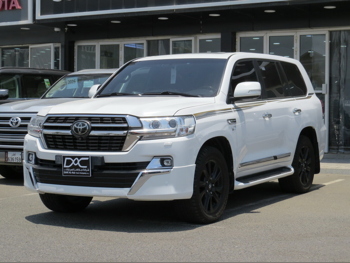 Toyota  Land Cruiser  VXR  2021  Automatic  128,000 Km  8 Cylinder  Four Wheel Drive (4WD)  SUV  White