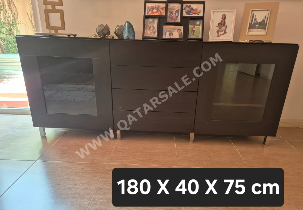 الطاولات والخزائن الجانبية وحدات التلفزيون و الوسائط - ايكيا - بنى
