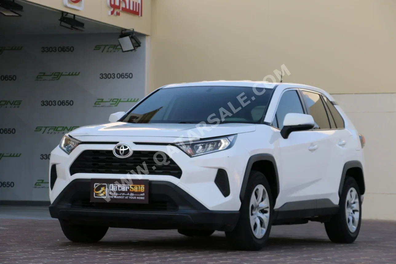 Toyota  Rav 4  2024  Automatic  40,000 Km  4 Cylinder  Four Wheel Drive (4WD)  SUV  White  With Warranty