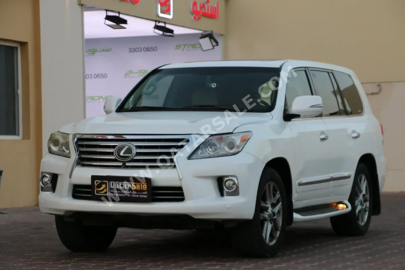 Lexus LX 570 2013 Automatic 170,000 Km 8 Cylinder Four Wheel Drive (4WD) SUV White