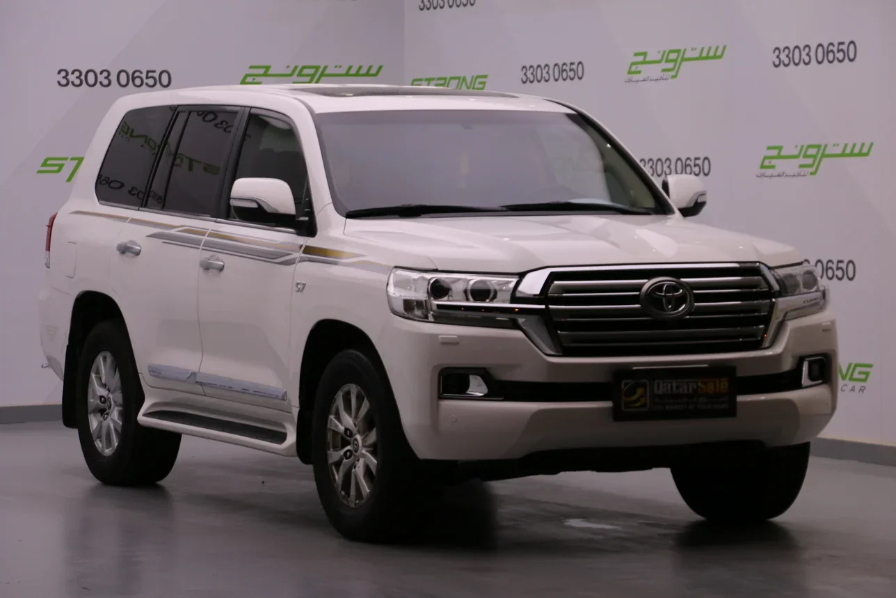 Toyota Land Cruiser VXR 2016 Automatic 274,000 Km 8 Cylinder Four Wheel Drive (4WD) SUV White