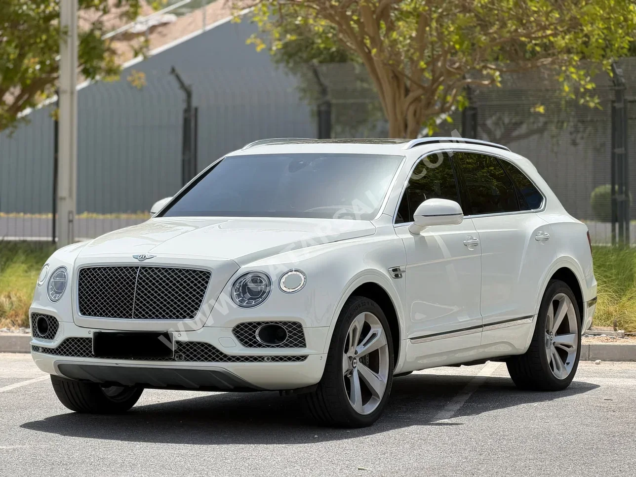 Bentley Bentayga 2019 Automatic 95,000 Km 8 Cylinder Four Wheel Drive (4WD) SUV White