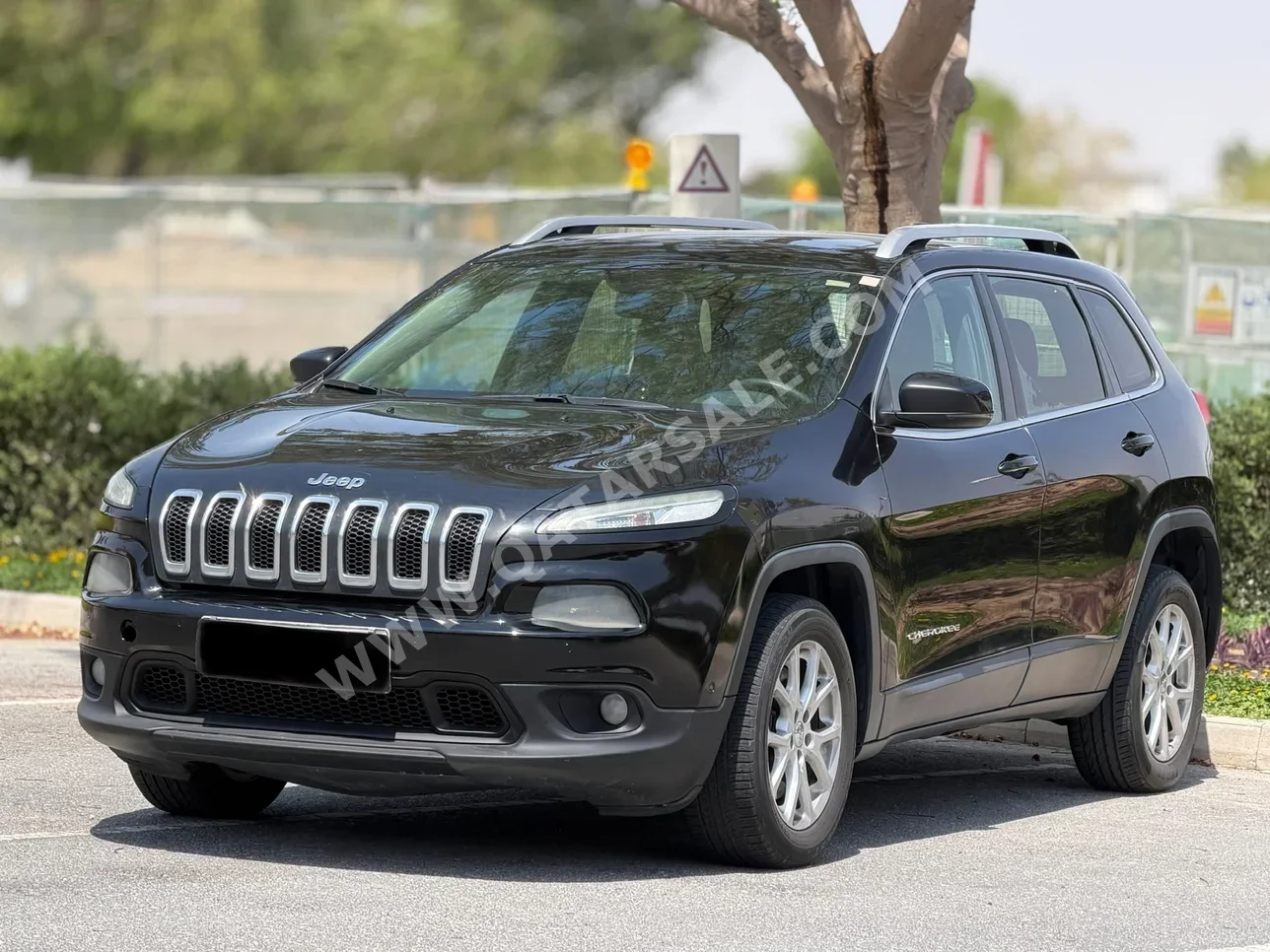 Jeep Cherokee 2015 Automatic 153,000 Km 6 Cylinder Four Wheel Drive (4WD) SUV Black