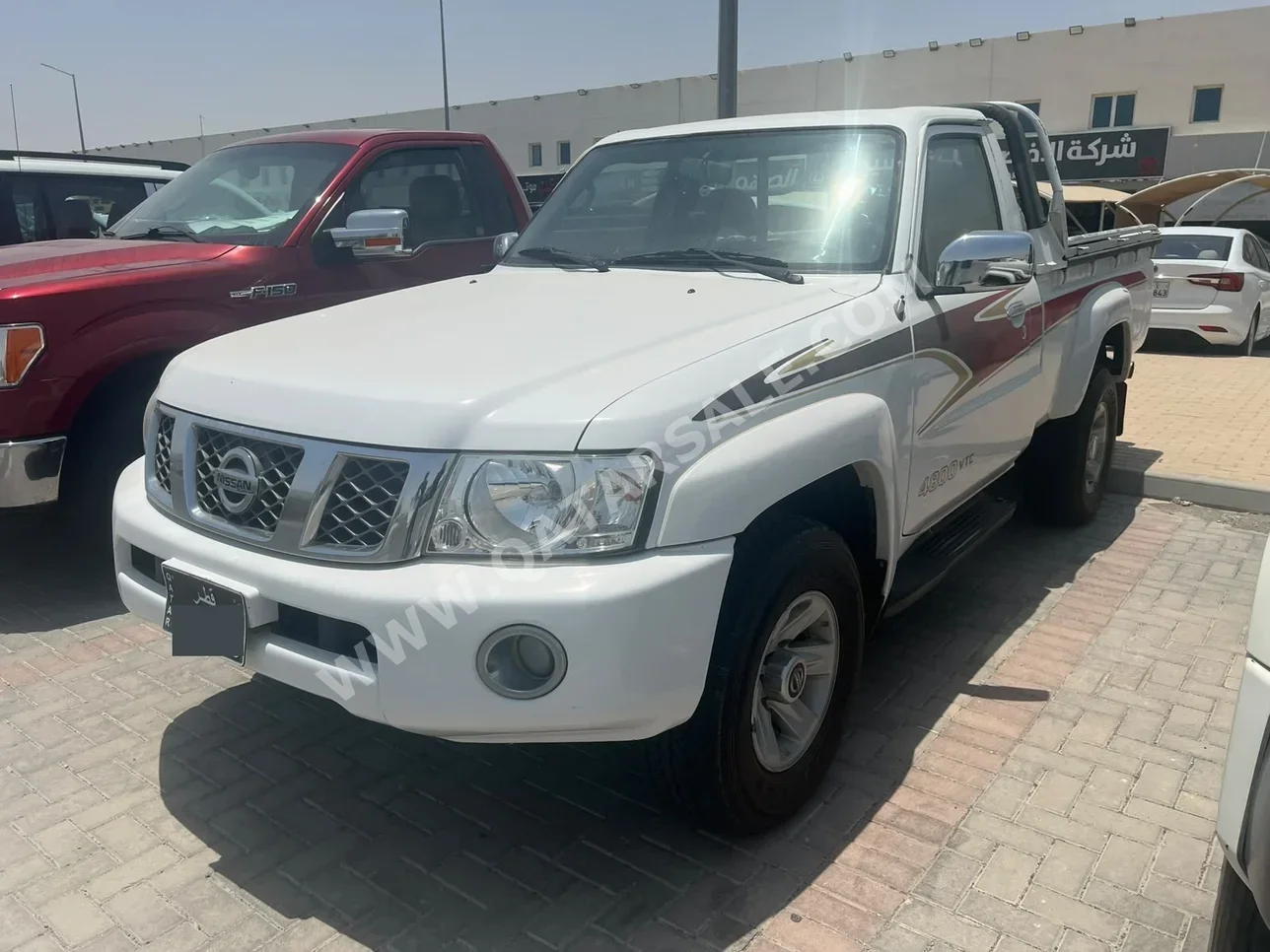 نيسان  باترول  اس جي ال  2014  عادي  600,000 كم  6 سلندر  دفع رباعي  بيكب  أبيض