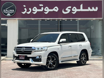 Toyota Land Cruiser VXR 2019 Automatic 295,000 Km 8 Cylinder Four Wheel Drive (4WD) SUV White