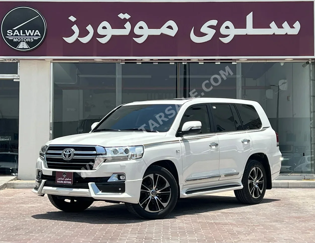 Toyota Land Cruiser VXR 2019 Automatic 295,000 Km 8 Cylinder Four Wheel Drive (4WD) SUV White