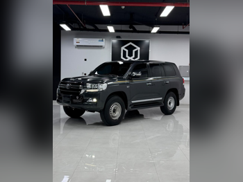 Toyota Land Cruiser VXR 2018 Automatic 300,000 Km 8 Cylinder Four Wheel Drive (4WD) SUV Gray