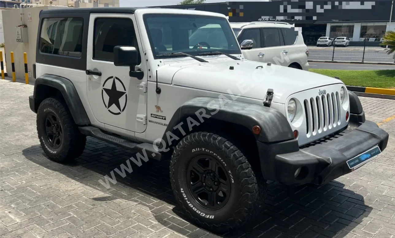 Jeep Wrangler 2011 Automatic 220,000 Km 6 Cylinder Four Wheel Drive (4WD) SUV White