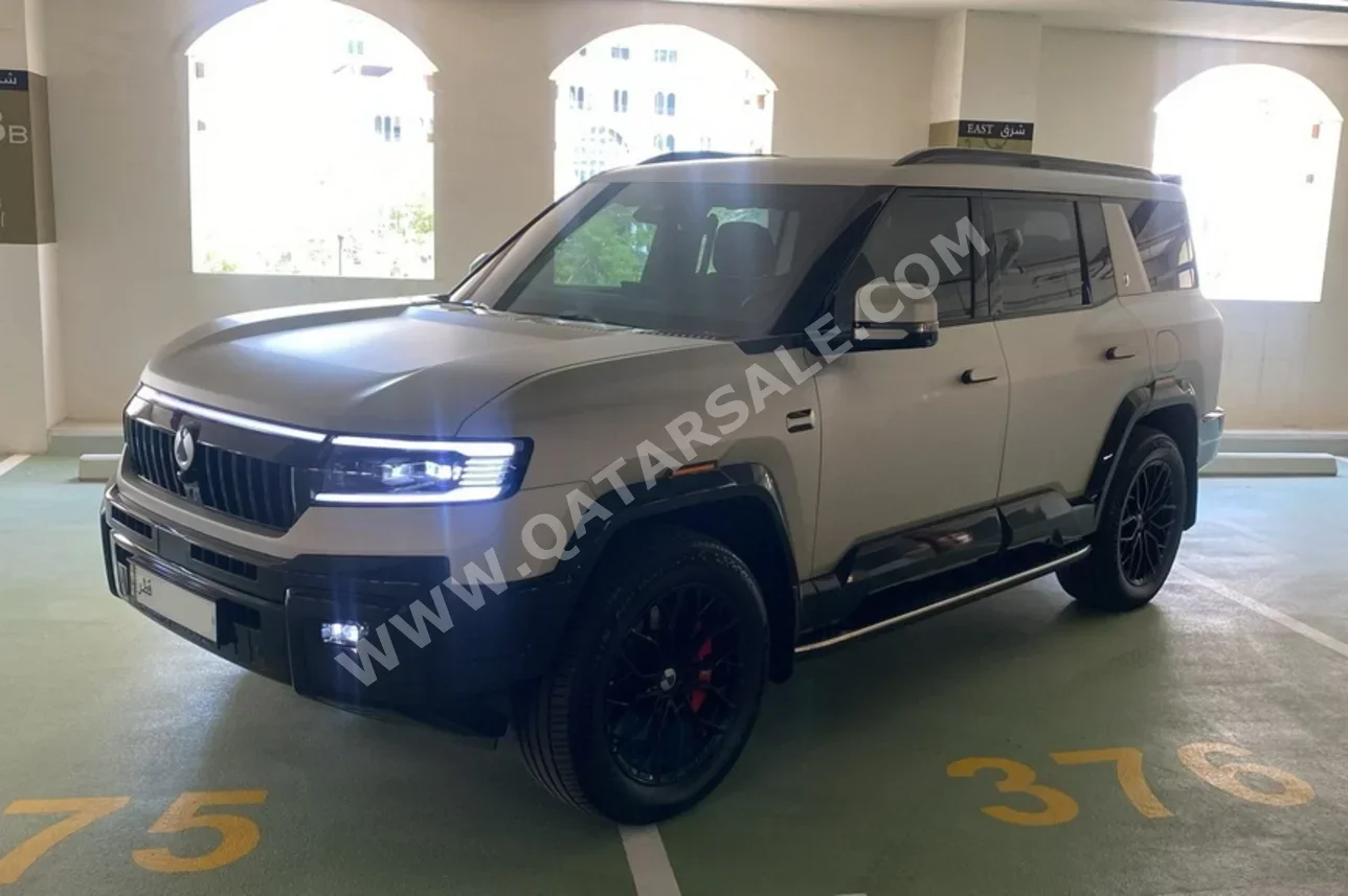 BYD Denza B8 2026 Automatic 8,400 Km 4 Cylinder Four Wheel Drive (4WD) SUV Gold With Warranty