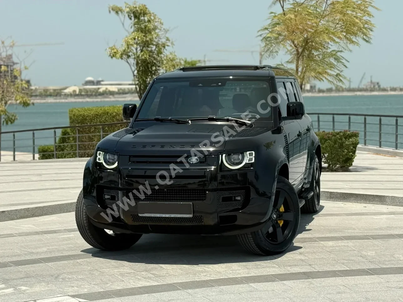 Land Rover Defender 110 HSE 2021 Automatic 120,000 Km 6 Cylinder Four Wheel Drive (4WD) SUV Black