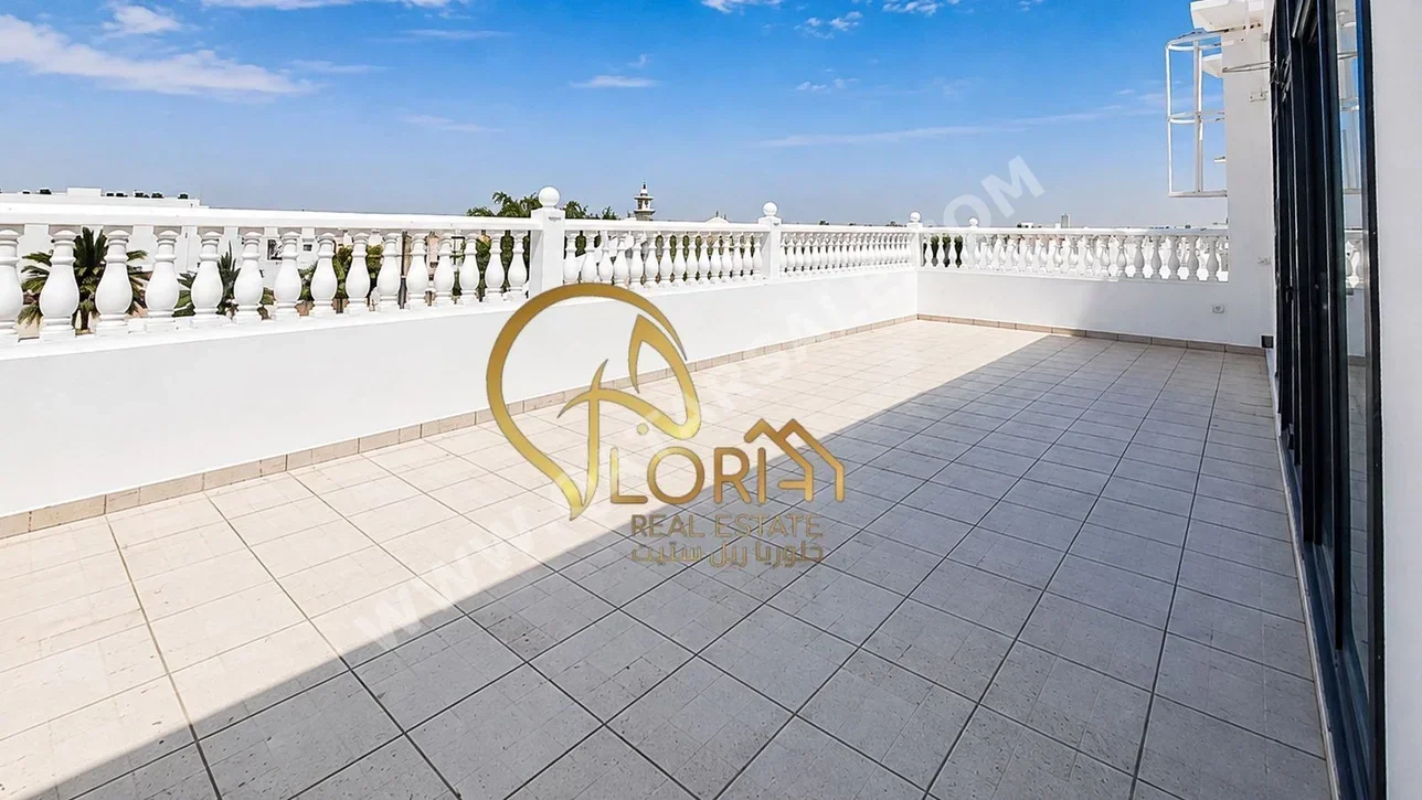 Family Residential  - Not Furnished  - Doha  - Nuaija  - 9 Bedrooms