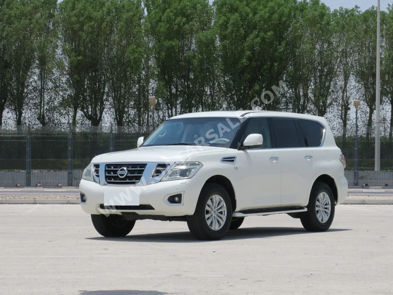 Nissan Patrol SE 2015 Automatic 370,000 Km 8 Cylinder Four Wheel Drive (4WD) SUV White