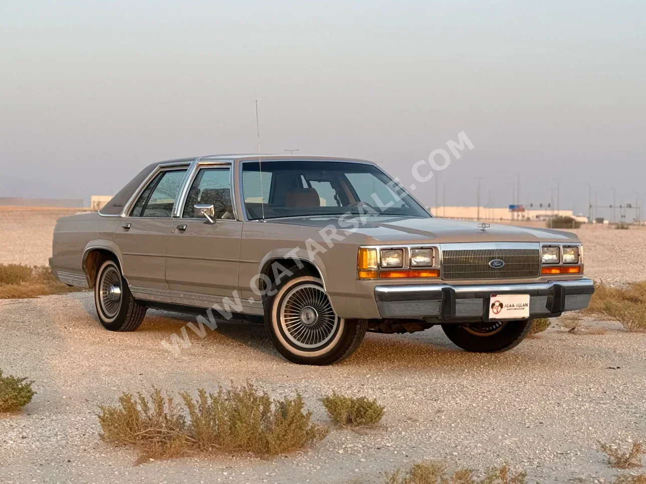 Ford Crown Victoria 1988 Automatic 40,000 Km 8 Cylinder Front Wheel Drive (FWD) Classic Brown