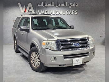 فورد  اكسبيديشن  2009  اوتوماتيك  129,000 كم  8 سلندر  دفع رباعي  اس يو في  فضي