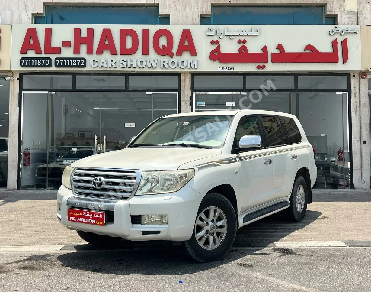 Toyota  Land Cruiser  VXR  2009  Automatic  406,000 Km  8 Cylinder  Four Wheel Drive (4WD)  SUV  White