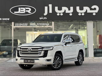 Toyota  Land Cruiser  VX Twin Turbo  2022  Automatic  130,000 Km  6 Cylinder  Four Wheel Drive (4WD)  SUV  White