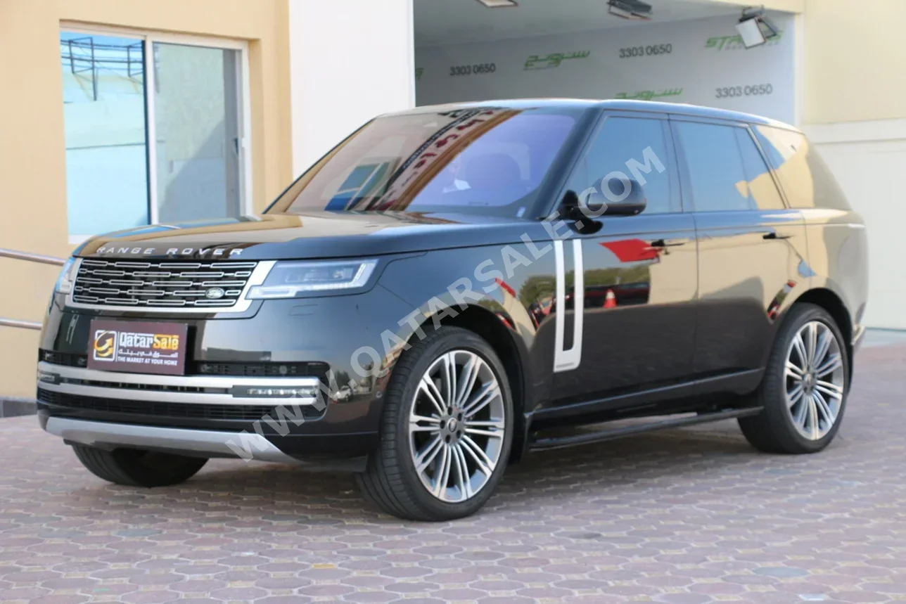 Land Rover  Range Rover  Vogue  Autobiography  2022  Automatic  47,000 Km  6 Cylinder  Four Wheel Drive (4WD)  SUV  Black  With Warranty