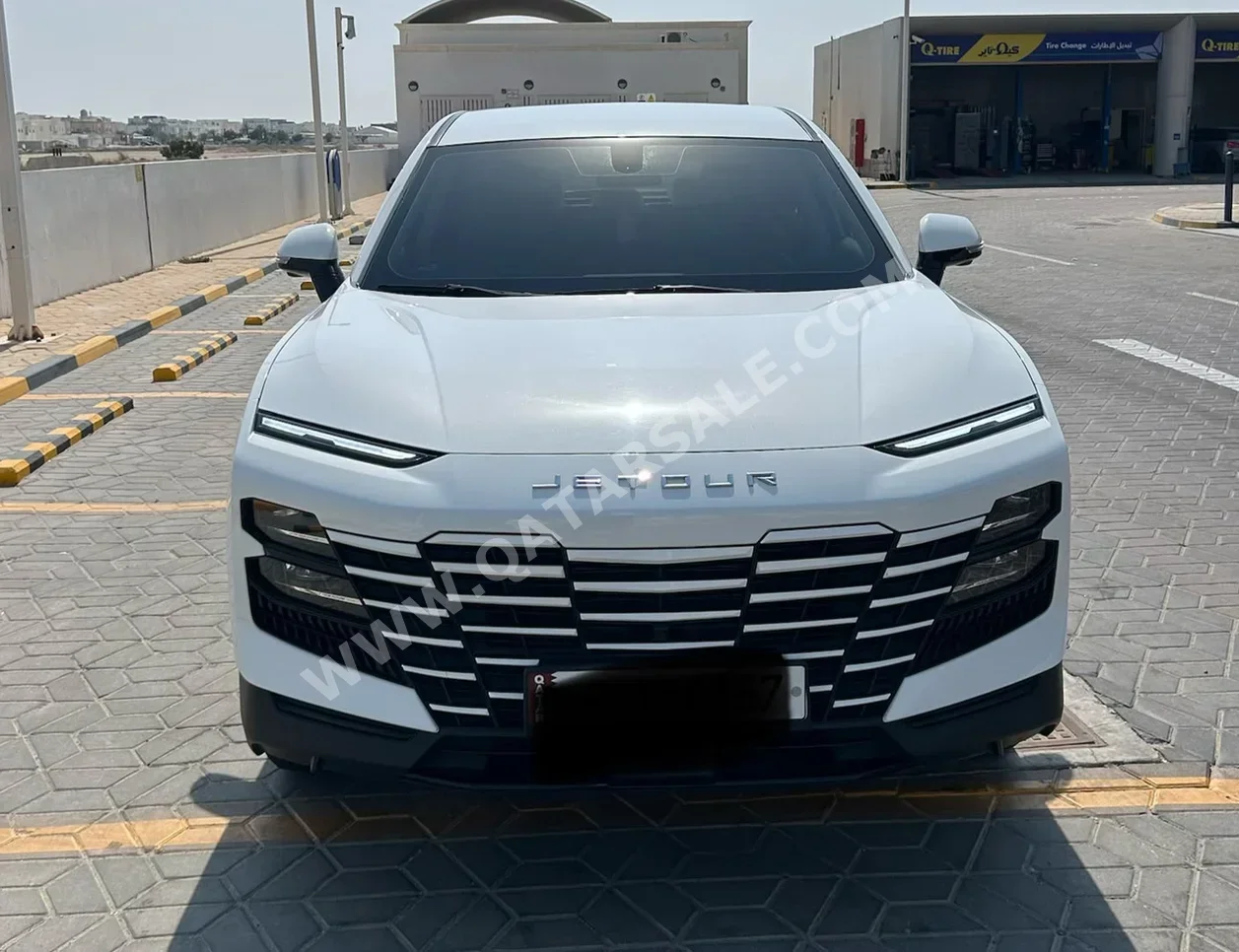 Jetour  Dashing  2025  Automatic  7,500 Km  4 Cylinder  Four Wheel Drive (4WD)  SUV  White  With Warranty