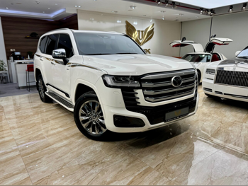 Toyota  Land Cruiser  VXR Twin Turbo  2025  Automatic  31,000 Km  6 Cylinder  Four Wheel Drive (4WD)  SUV  White  With Warranty
