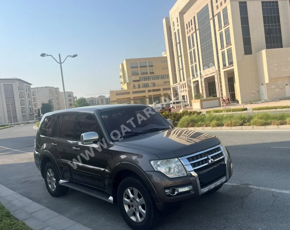 Mitsubishi Pajero GLS 2016 Automatic 160,000 Km 6 Cylinder Four Wheel Drive (4WD) SUV Brown